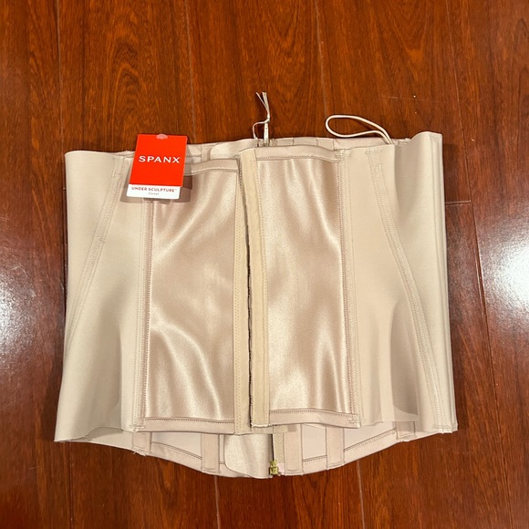 SPANX Undersculpture corset NWT Cameo blush - Picture 2 of 7